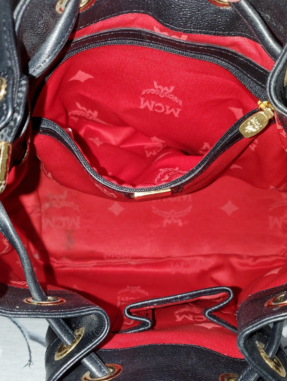 MCM Heritage Black Pebbled Leather Drawstring Bucket Bag - Picture 14 of 16